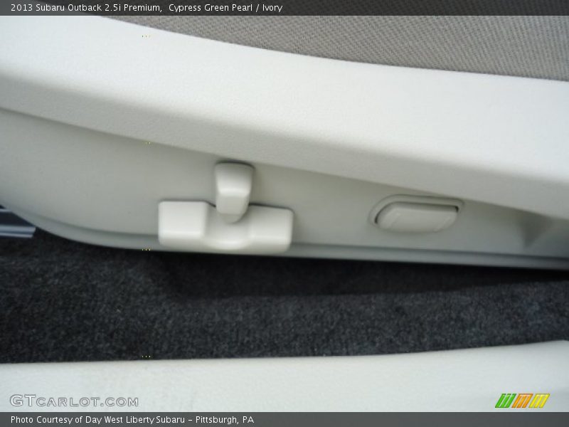 Cypress Green Pearl / Ivory 2013 Subaru Outback 2.5i Premium
