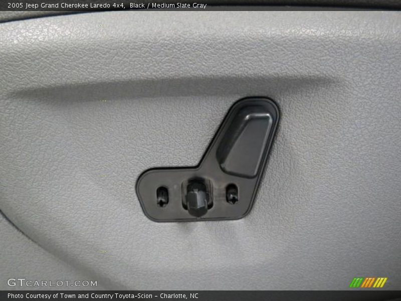 Black / Medium Slate Gray 2005 Jeep Grand Cherokee Laredo 4x4
