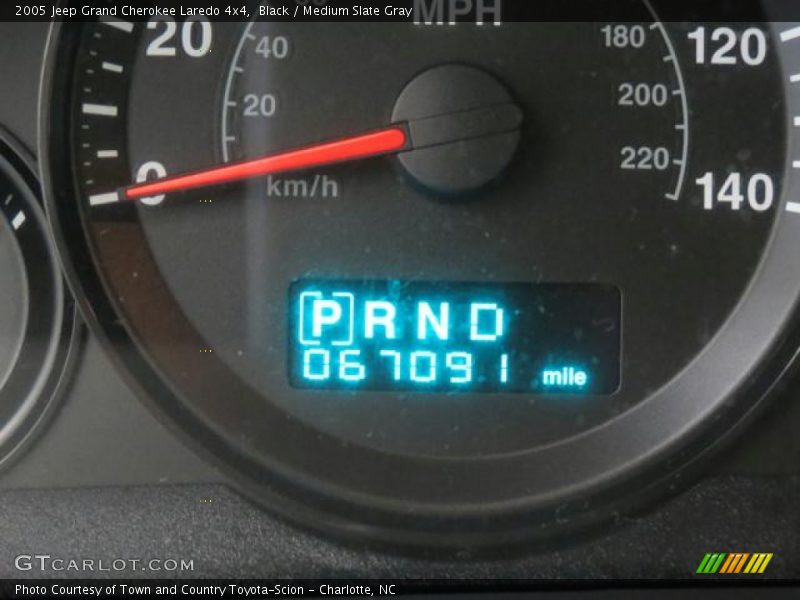 Black / Medium Slate Gray 2005 Jeep Grand Cherokee Laredo 4x4