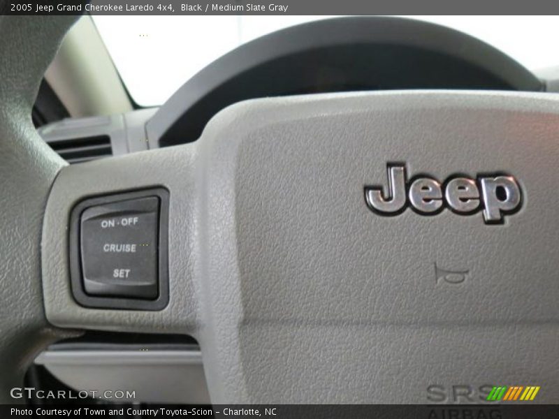Black / Medium Slate Gray 2005 Jeep Grand Cherokee Laredo 4x4
