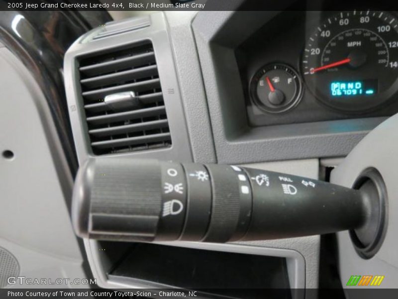 Black / Medium Slate Gray 2005 Jeep Grand Cherokee Laredo 4x4