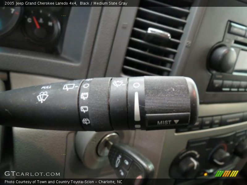 Black / Medium Slate Gray 2005 Jeep Grand Cherokee Laredo 4x4