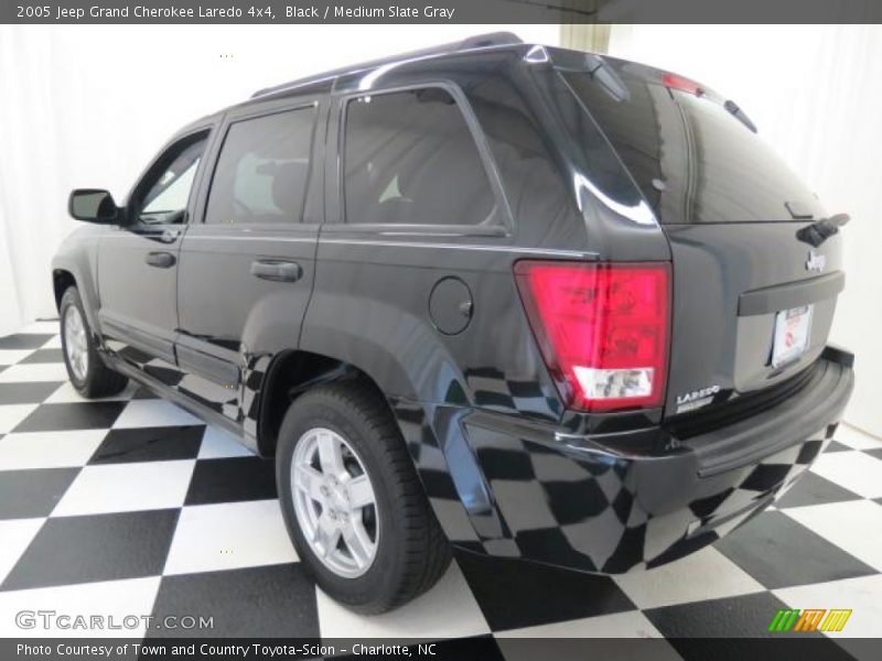 Black / Medium Slate Gray 2005 Jeep Grand Cherokee Laredo 4x4