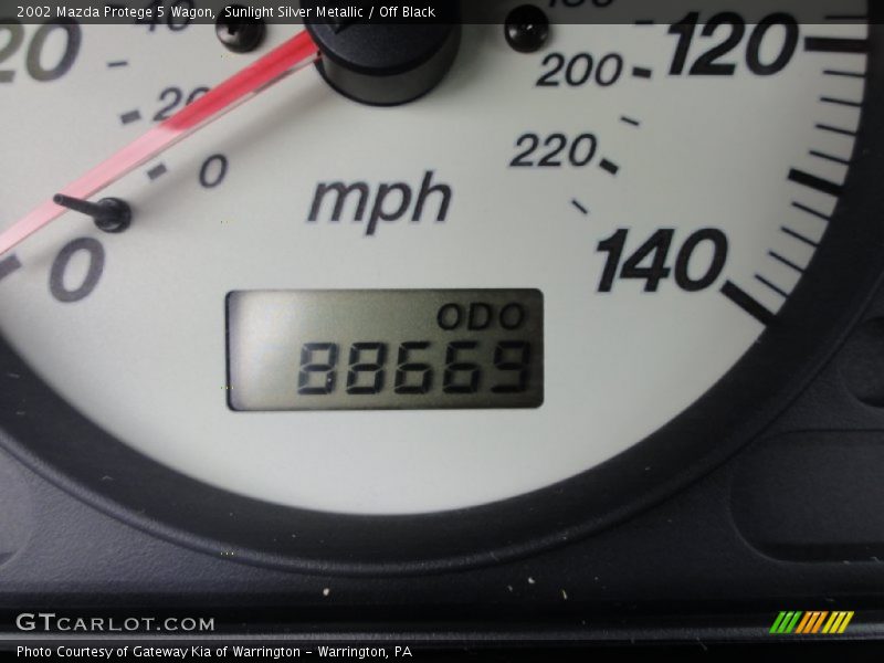 Sunlight Silver Metallic / Off Black 2002 Mazda Protege 5 Wagon