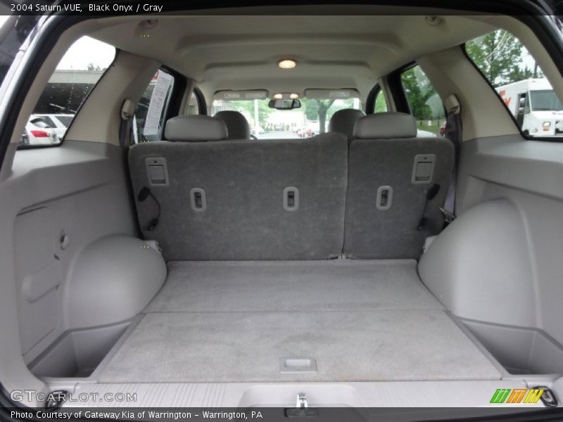 Black Onyx / Gray 2004 Saturn VUE
