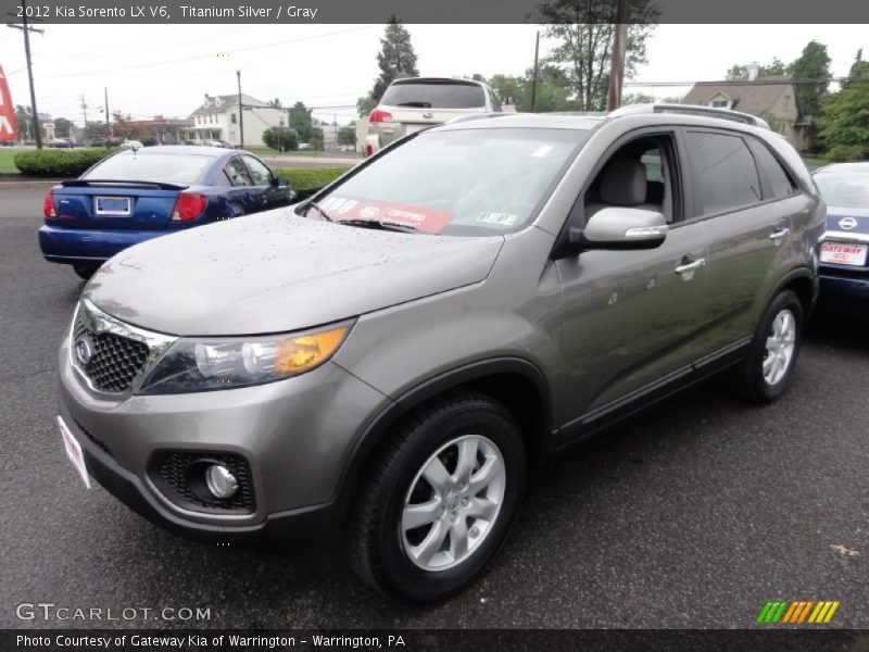 Front 3/4 View of 2012 Sorento LX V6