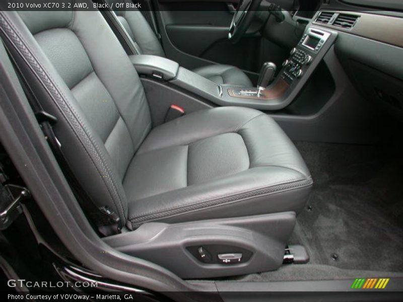 Black / Off Black 2010 Volvo XC70 3.2 AWD