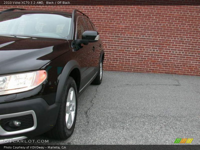 Black / Off Black 2010 Volvo XC70 3.2 AWD