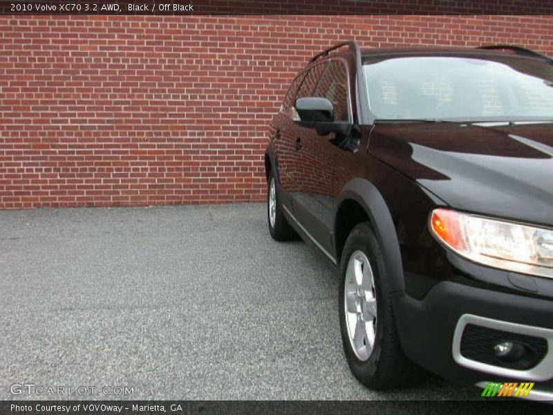 Black / Off Black 2010 Volvo XC70 3.2 AWD