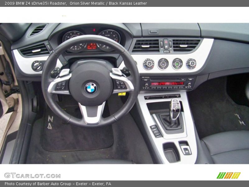 Dashboard of 2009 Z4 sDrive35i Roadster
