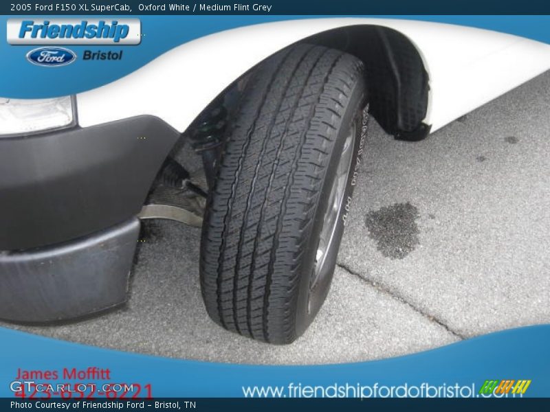 Oxford White / Medium Flint Grey 2005 Ford F150 XL SuperCab