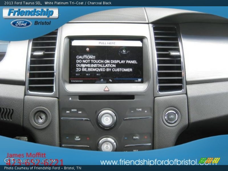 White Platinum Tri-Coat / Charcoal Black 2013 Ford Taurus SEL