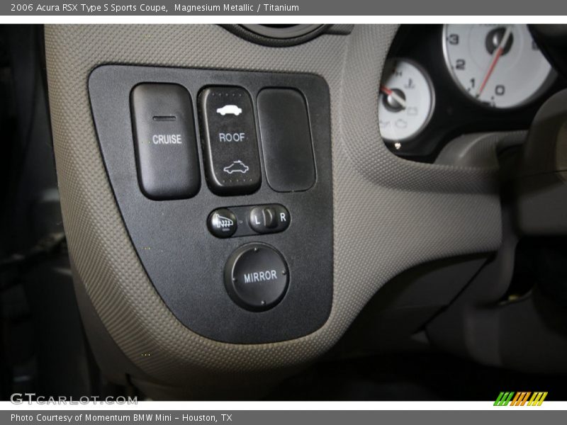 Controls of 2006 RSX Type S Sports Coupe