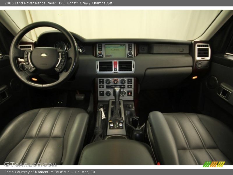 Dashboard of 2006 Range Rover HSE