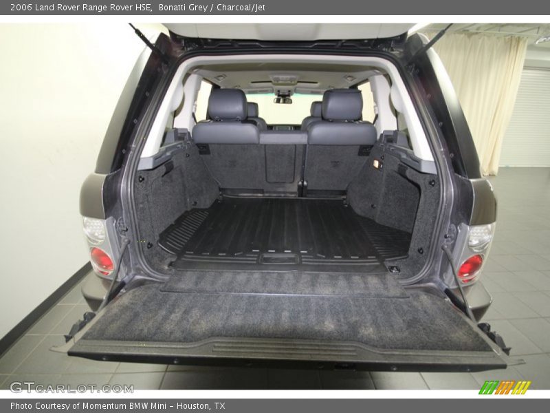  2006 Range Rover HSE Trunk