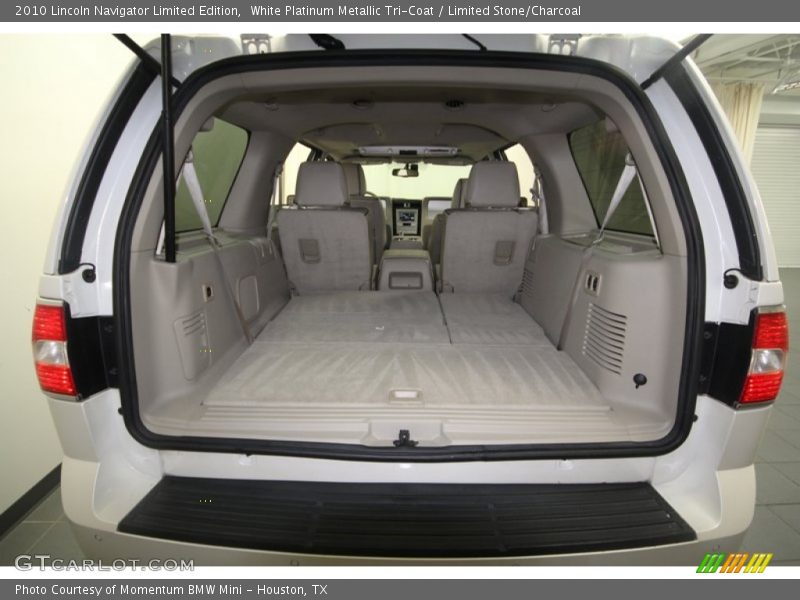 White Platinum Metallic Tri-Coat / Limited Stone/Charcoal 2010 Lincoln Navigator Limited Edition