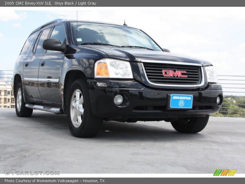 Onyx Black / Light Gray 2005 GMC Envoy XUV SLE