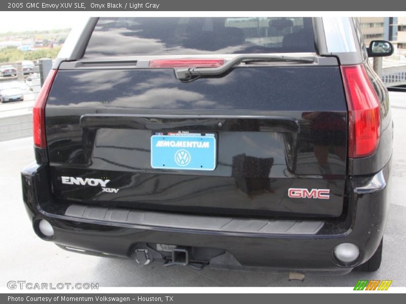 Onyx Black / Light Gray 2005 GMC Envoy XUV SLE