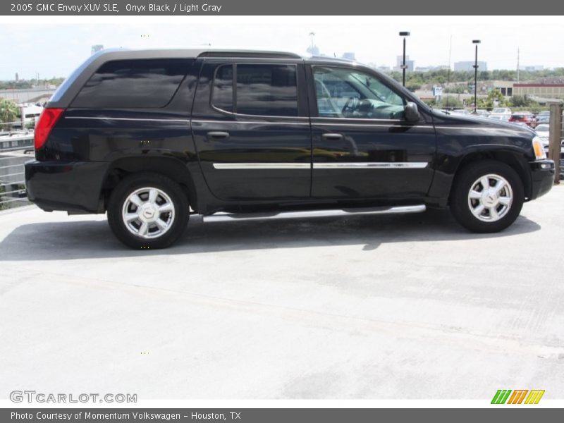 Onyx Black / Light Gray 2005 GMC Envoy XUV SLE
