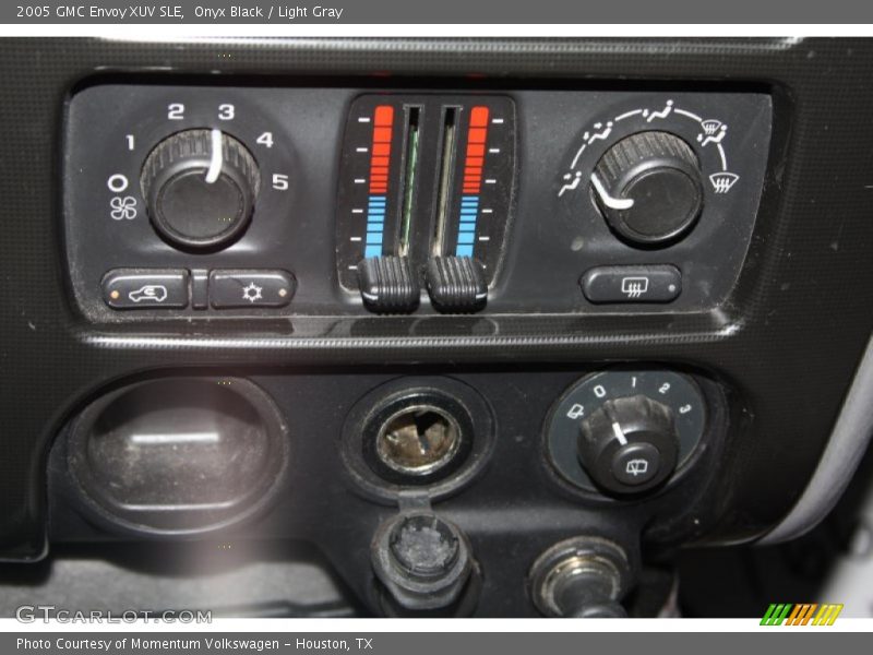 Onyx Black / Light Gray 2005 GMC Envoy XUV SLE