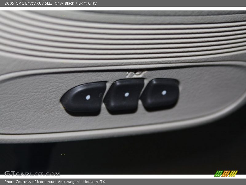 Onyx Black / Light Gray 2005 GMC Envoy XUV SLE
