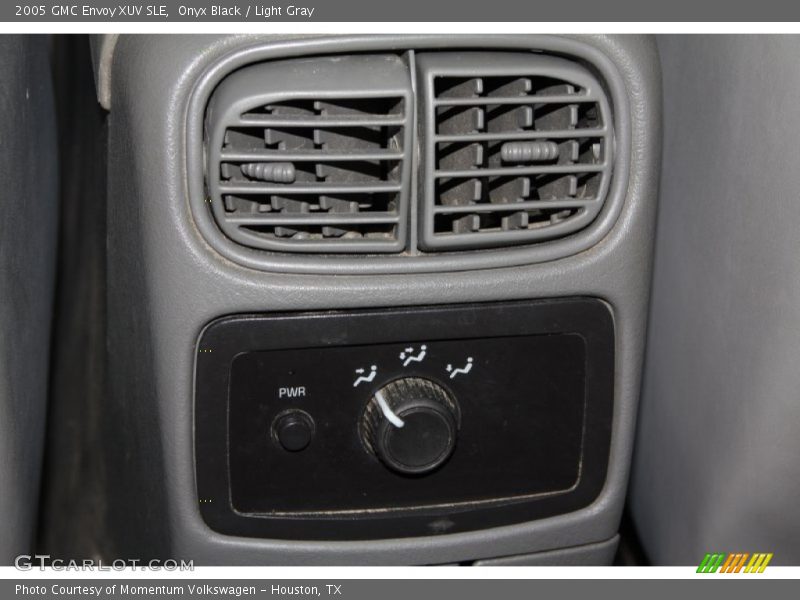 Onyx Black / Light Gray 2005 GMC Envoy XUV SLE