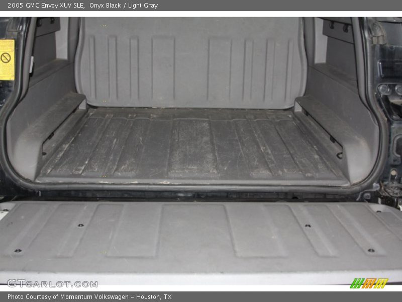 Onyx Black / Light Gray 2005 GMC Envoy XUV SLE