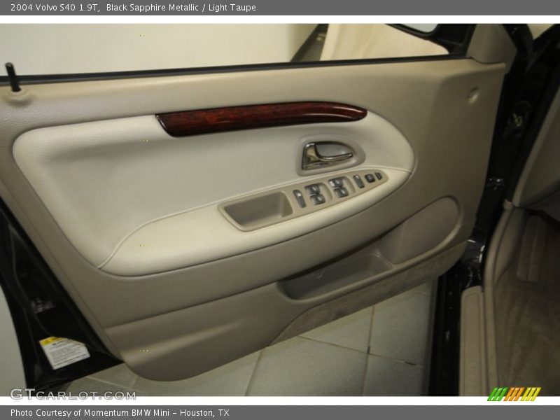 Black Sapphire Metallic / Light Taupe 2004 Volvo S40 1.9T