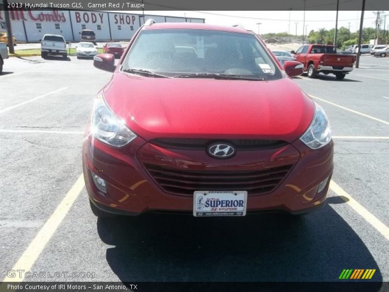 Garnet Red / Taupe 2013 Hyundai Tucson GLS