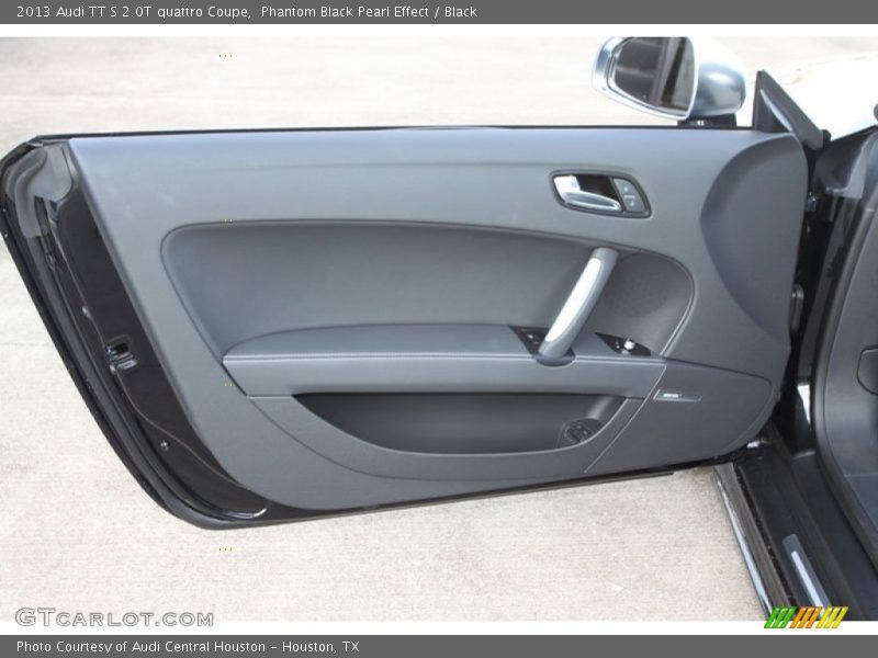 Door Panel of 2013 TT S 2.0T quattro Coupe