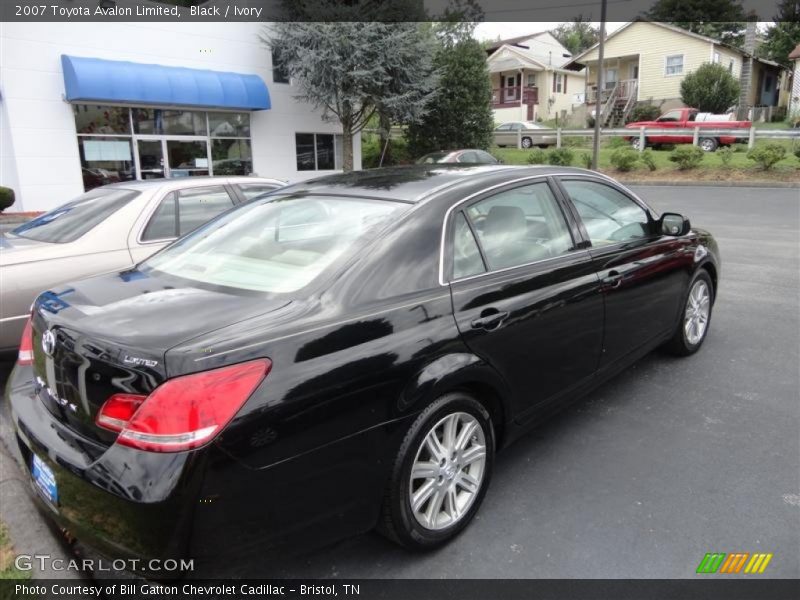 Black / Ivory 2007 Toyota Avalon Limited