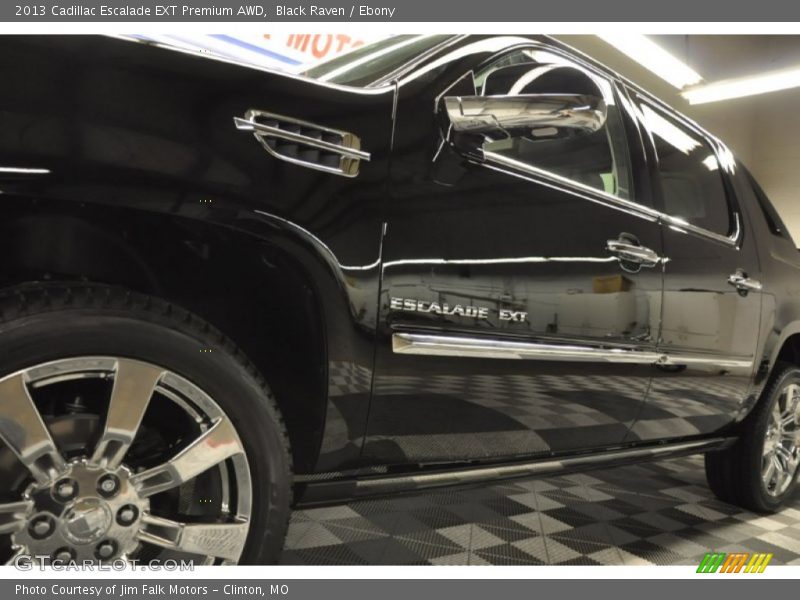 Black Raven / Ebony 2013 Cadillac Escalade EXT Premium AWD