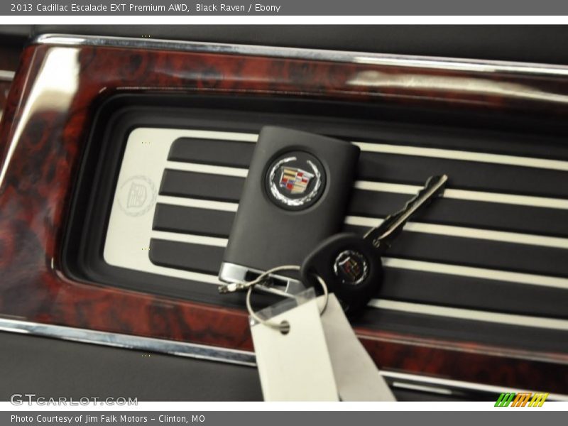 Keys of 2013 Escalade EXT Premium AWD