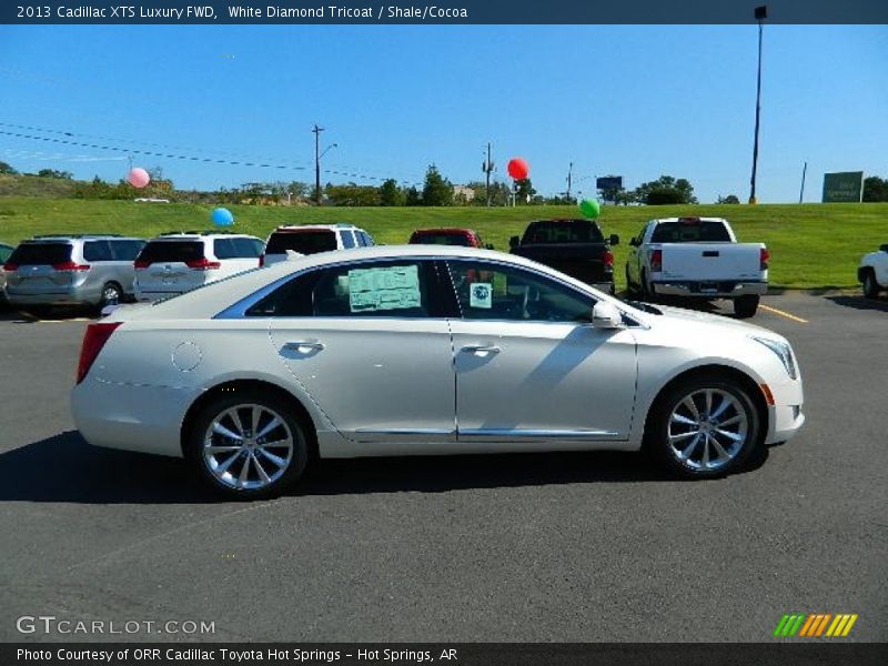 White Diamond Tricoat / Shale/Cocoa 2013 Cadillac XTS Luxury FWD