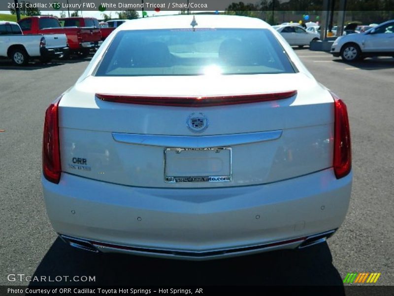 White Diamond Tricoat / Shale/Cocoa 2013 Cadillac XTS Luxury FWD
