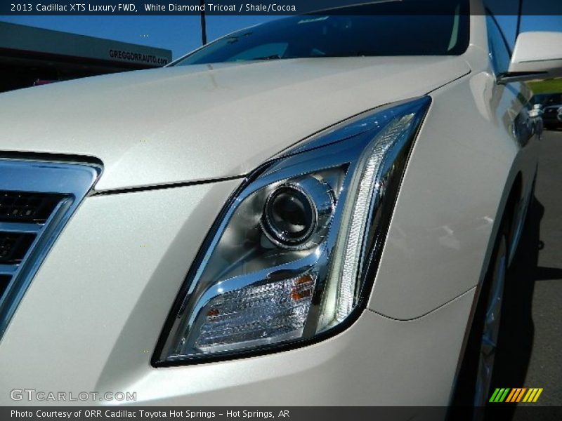 White Diamond Tricoat / Shale/Cocoa 2013 Cadillac XTS Luxury FWD