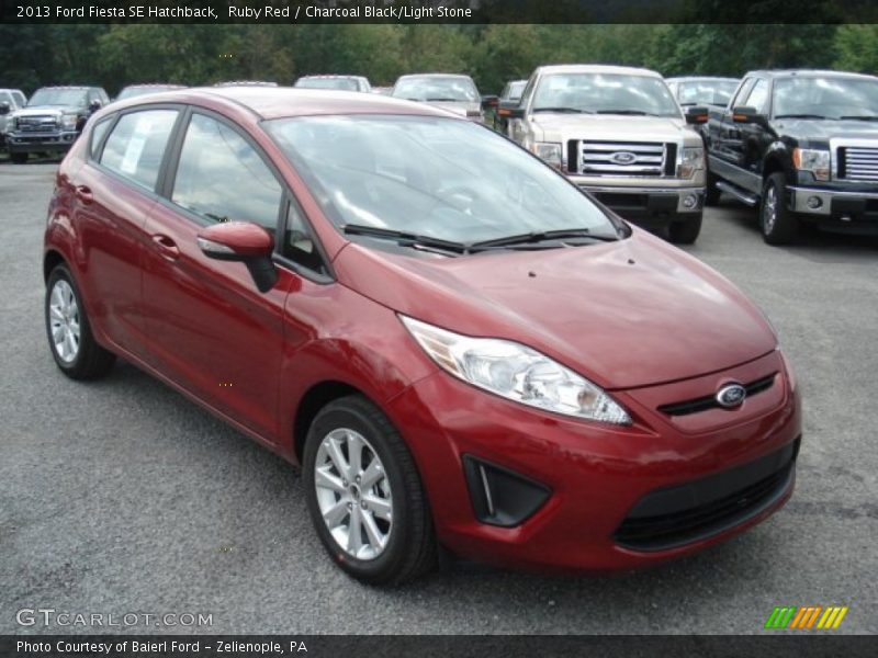 Front 3/4 View of 2013 Fiesta SE Hatchback