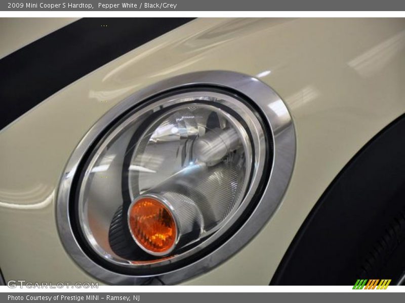 Pepper White / Black/Grey 2009 Mini Cooper S Hardtop