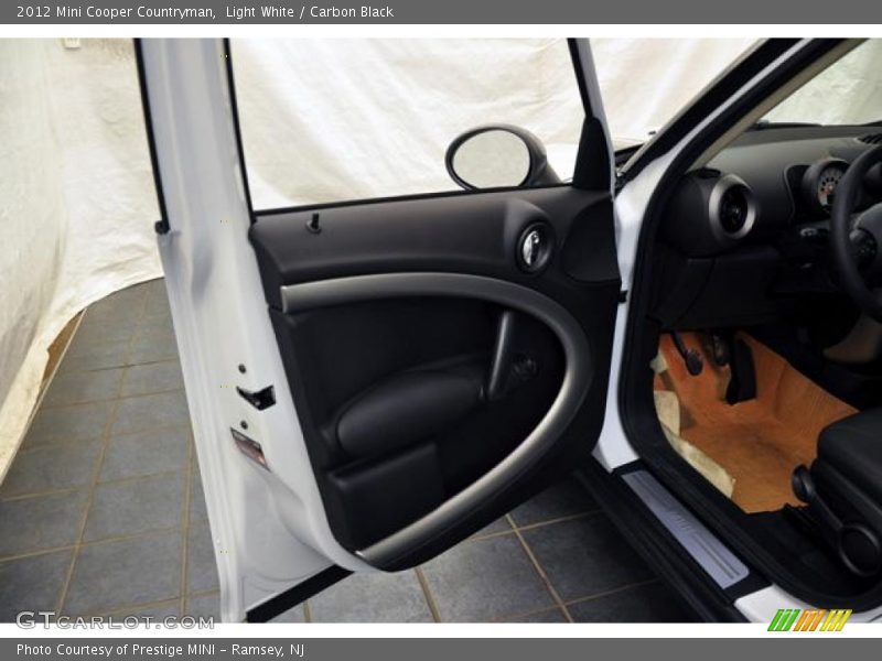 Light White / Carbon Black 2012 Mini Cooper Countryman