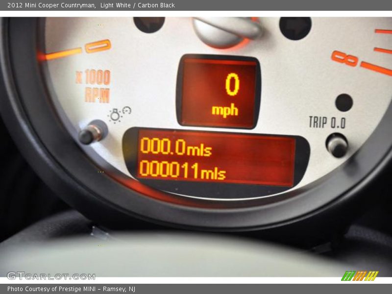 Light White / Carbon Black 2012 Mini Cooper Countryman