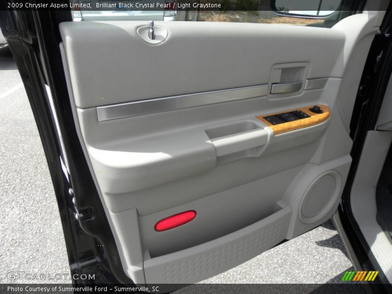 Brilliant Black Crystal Pearl / Light Graystone 2009 Chrysler Aspen Limited