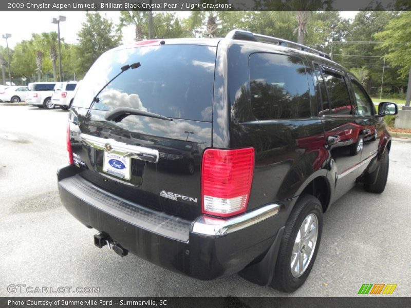 Brilliant Black Crystal Pearl / Light Graystone 2009 Chrysler Aspen Limited
