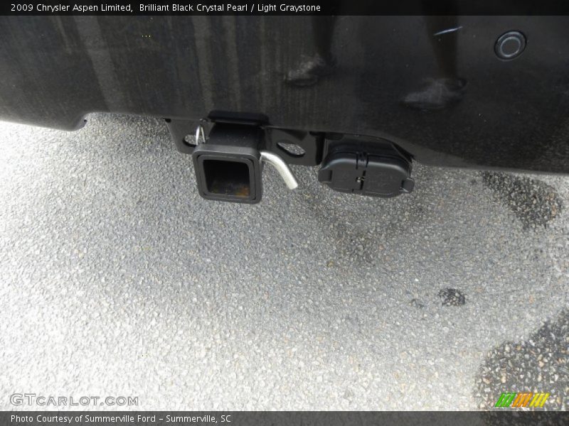 Brilliant Black Crystal Pearl / Light Graystone 2009 Chrysler Aspen Limited