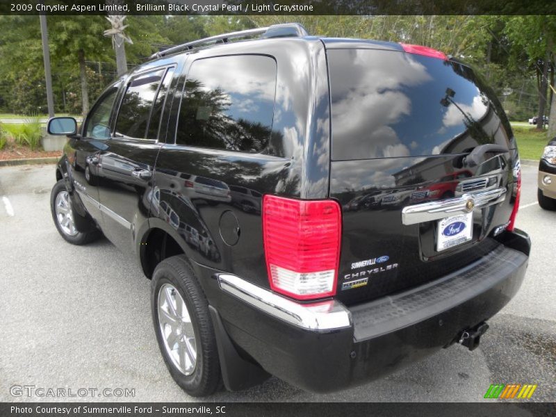 Brilliant Black Crystal Pearl / Light Graystone 2009 Chrysler Aspen Limited