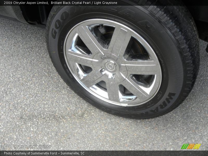 Brilliant Black Crystal Pearl / Light Graystone 2009 Chrysler Aspen Limited