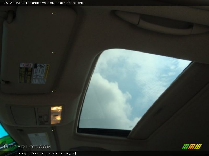 Black / Sand Beige 2012 Toyota Highlander V6 4WD