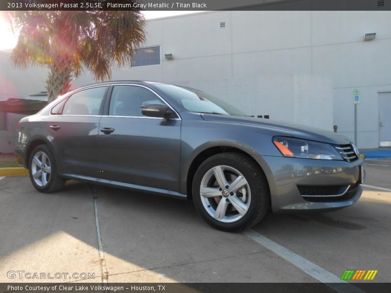 Platinum Gray Metallic / Titan Black 2013 Volkswagen Passat 2.5L SE