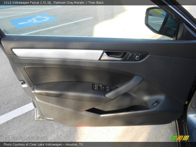 Platinum Gray Metallic / Titan Black 2013 Volkswagen Passat 2.5L SE