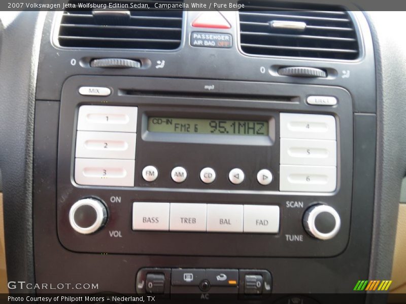 Campanella White / Pure Beige 2007 Volkswagen Jetta Wolfsburg Edition Sedan