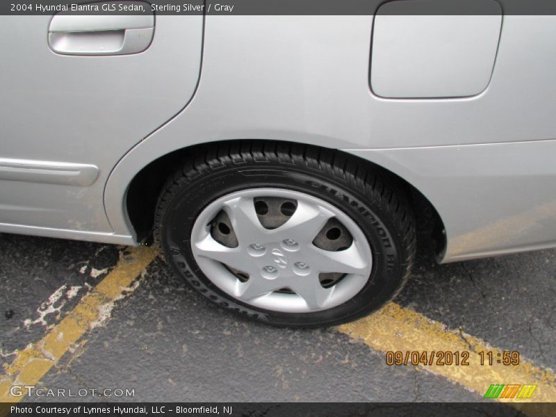 Sterling Silver / Gray 2004 Hyundai Elantra GLS Sedan